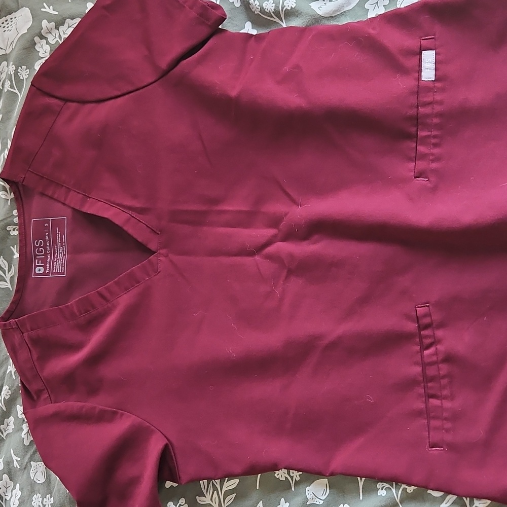Figs Burgundy Scrub Top
